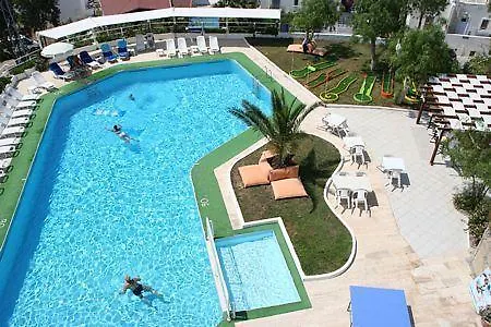 מלון Kivanc Suites