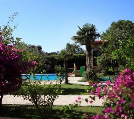 Kivanc Suites Отель Яликовак