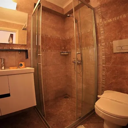 Отель Kivanc Suites 3*