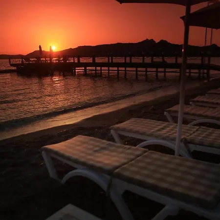 Отель Kivanc Suites Яликовак