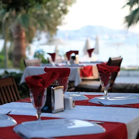 Отель Kivanc Suites