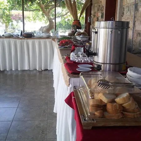 Отель Kivanc Suites